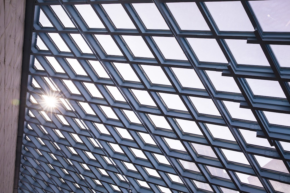 Detail of a roof that has many windows