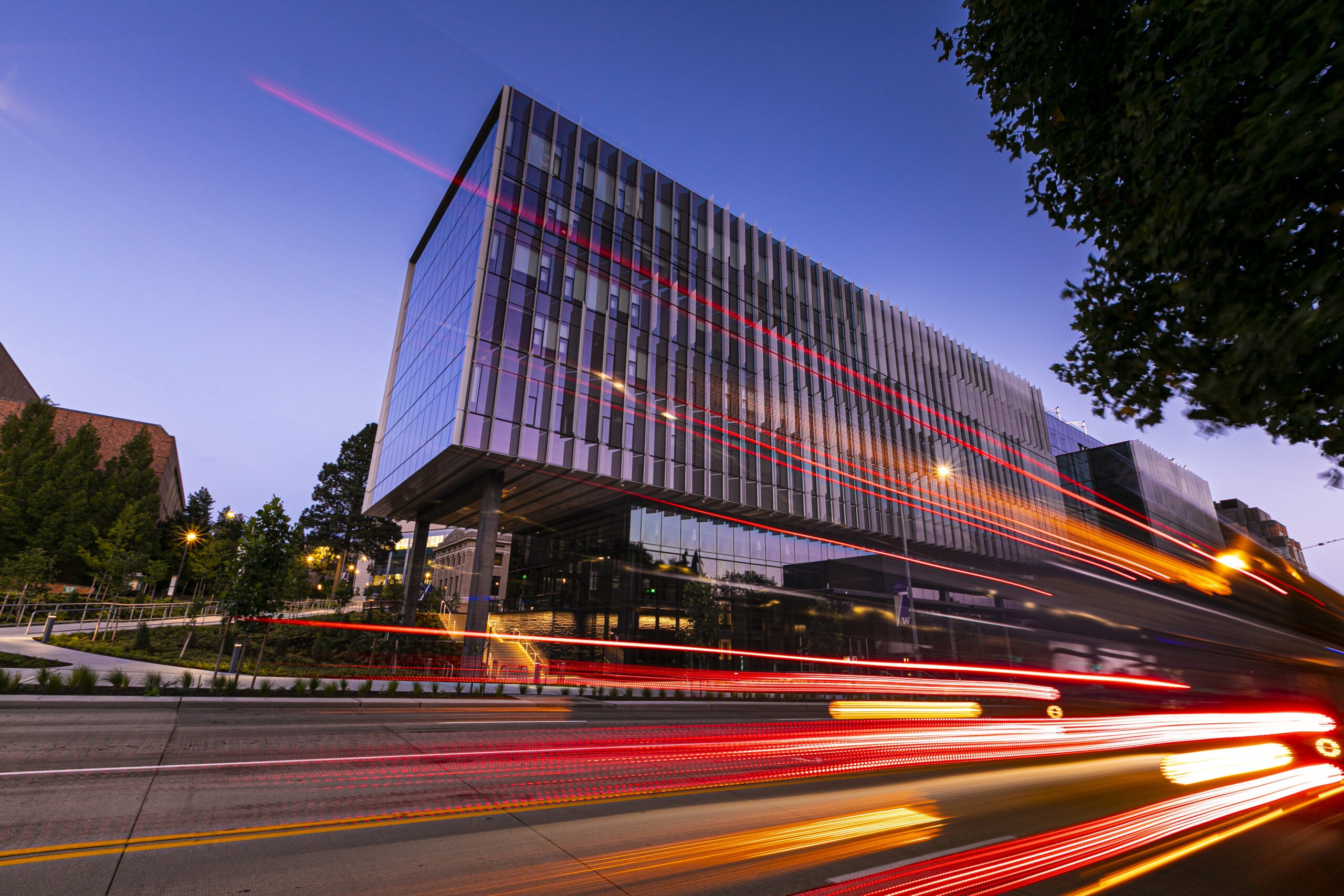 Hans Rosling Center with red movement lines