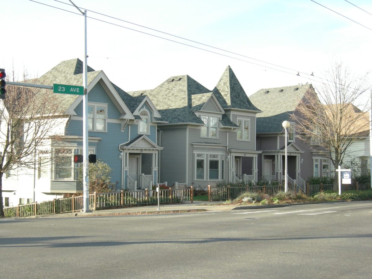 Row of 3 houses