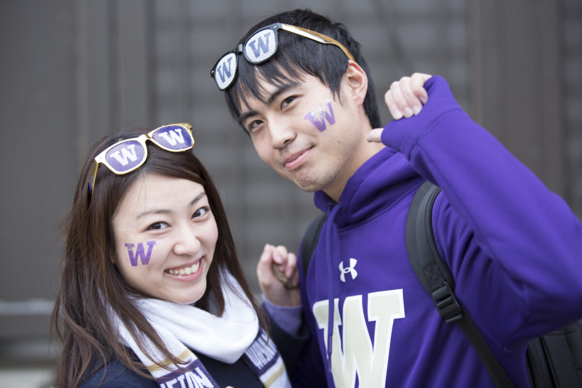 students showing husky spirit